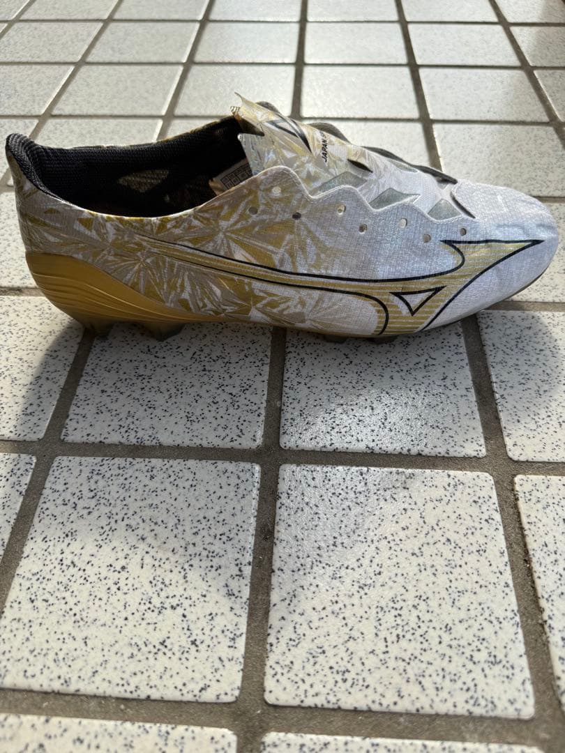 セルヒオ　Mizuno α JAPAN 　ホワイト/ゴールド