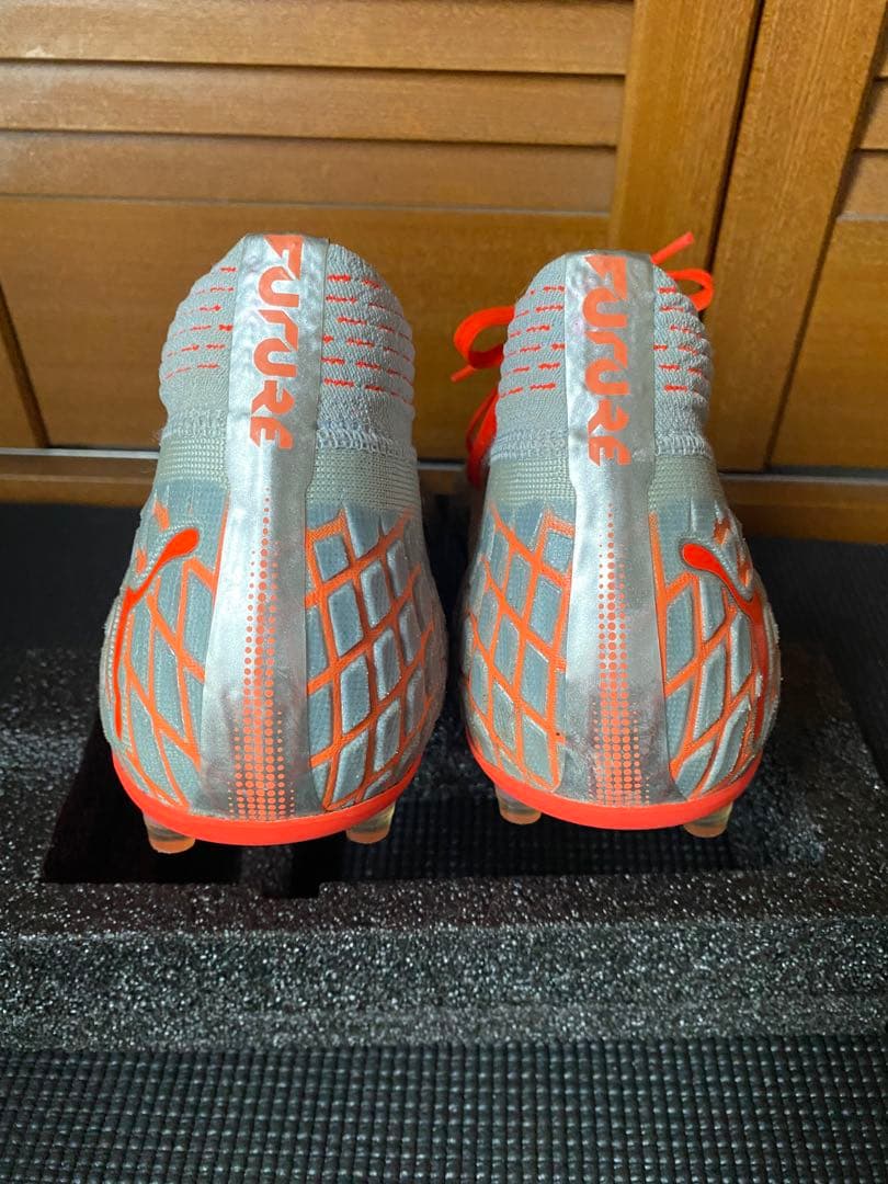 PUMA プーマ フューチャー サッカースパイク グレー 大きいサイズ30cm