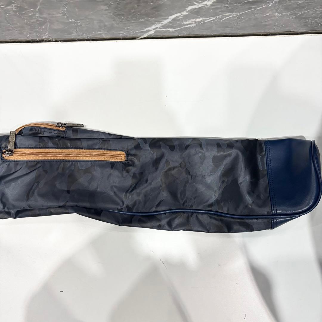 新品バーニーズニューヨーク　さりげない上品なネイビーカモ柄高機能クラブケース限定