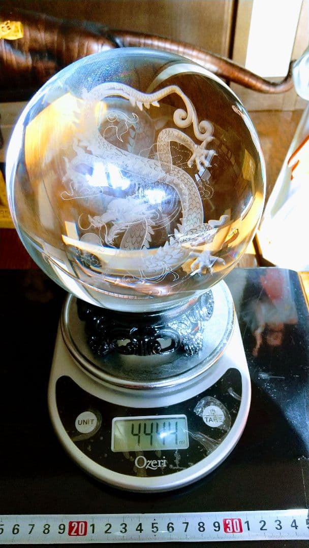超綺麗&超豪華.巨大.龍入り水晶玉の置物.直径15センチ位..最高級台座付きます