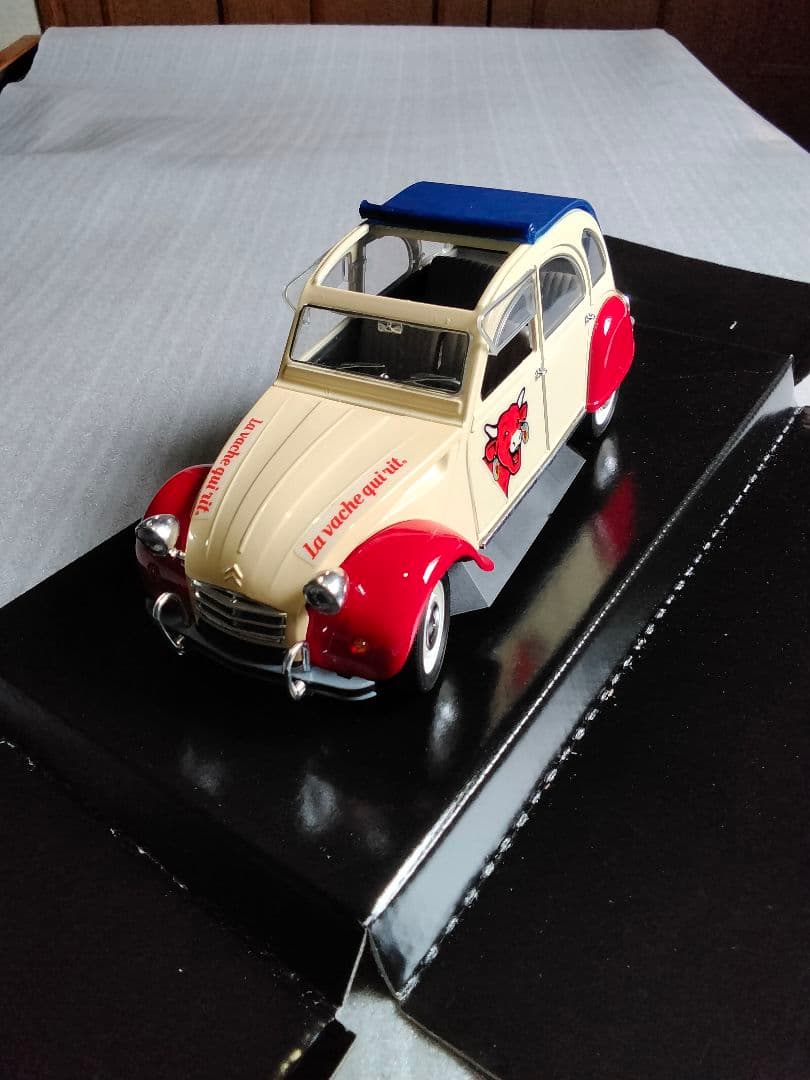 CITROEN　２CV　（LA　VACHE　QUI　RIT）　箱あり