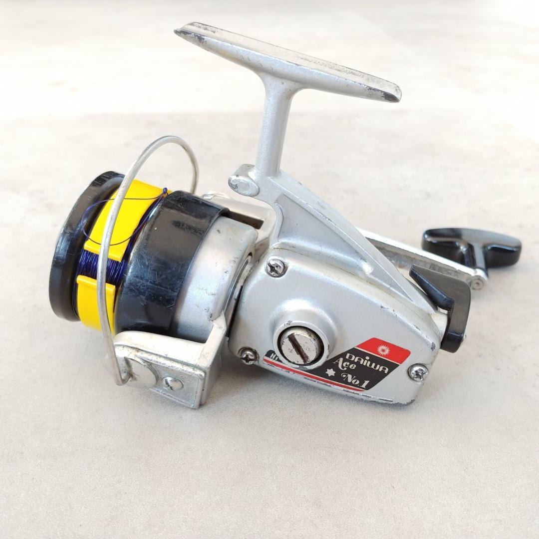 DAIWA ダイワAceNo. 1エーススピニングリール釣具フィッシング収納袋付