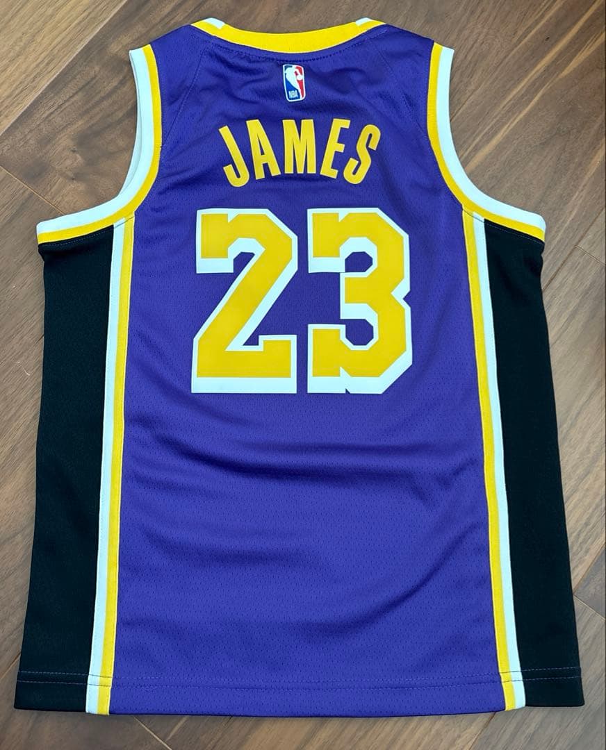 美品　LAKERS レイカーズ　キッズ　Sサイズ　ユニフォーム