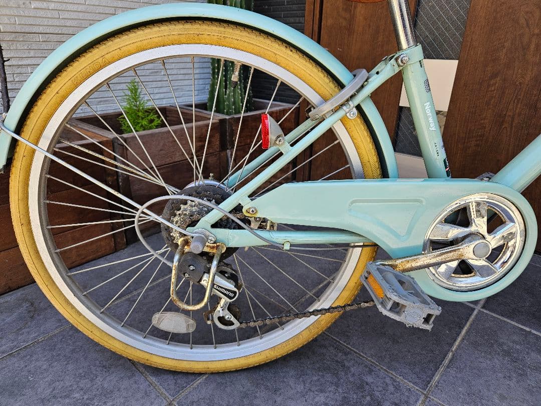 子供用自転車 ミントグリーン 前カゴ付き　郵送不可