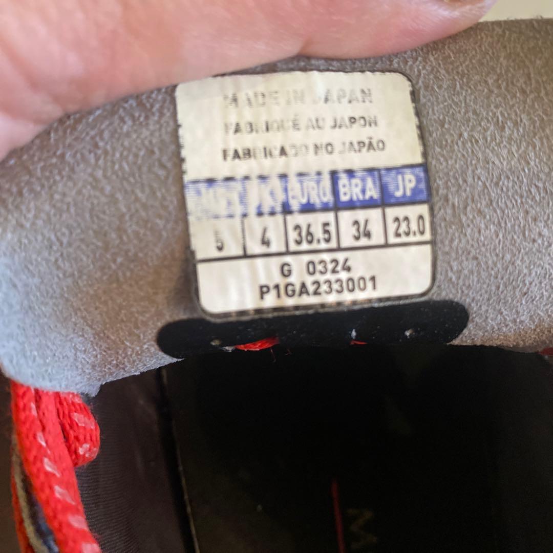 中古品　Mizuno Morelia NEO4サッカーシューズ 黒赤23cm