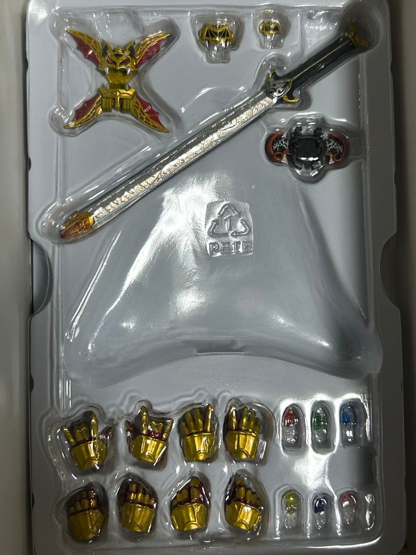 S.H.Figuarts 真骨彫製法 仮面ライダーキバ エンペラーフォーム