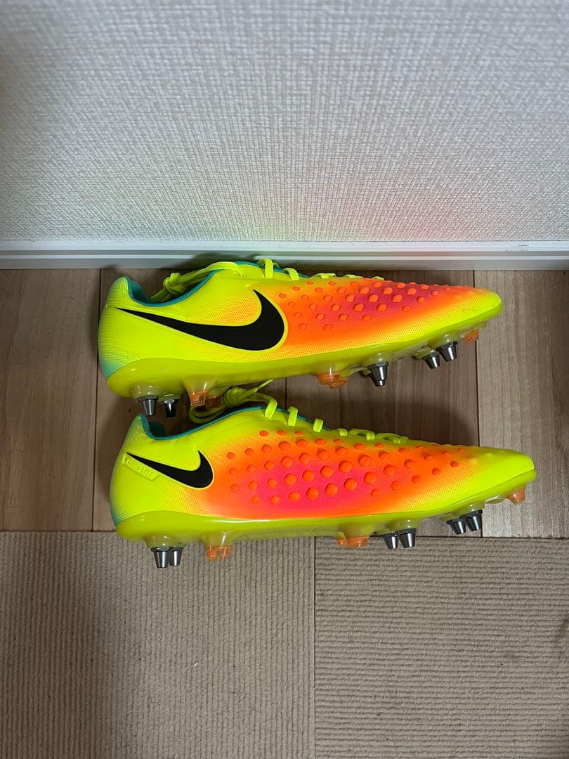 Nike マジスタ