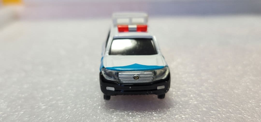 【送料無料】中古！ ランクル 機動隊 パトカー ミニカー 「 トミカ 」