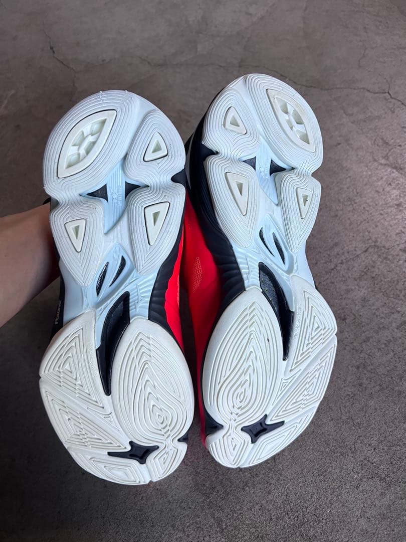 【未使用・新品】Mizuno バレーボールシューズ レッド 27.0cm
