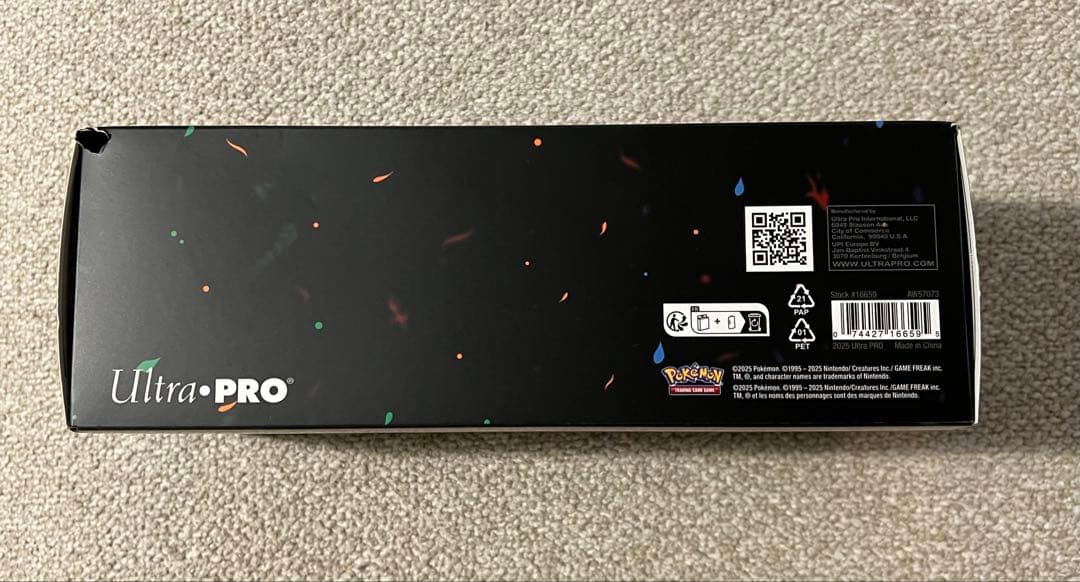 Ultra Pro Neon Kanto AlcoveVault デッキケース