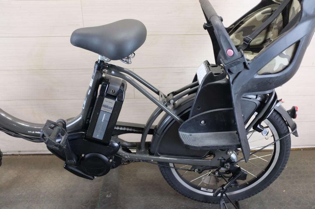 電動自転車ブリヂスト　BIKKE　20インチ　3段　8.9Ah充電器あり