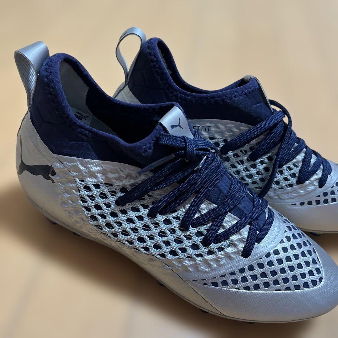 Puma サッカーシューズ シルバー/ネイビー25.5センチ