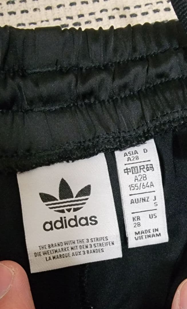 adidas オーバーサイドトラックパンツ Sサイズ ブラック