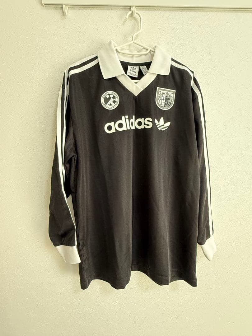 Adidas フットボール長袖シャツ　Ｍ－Ｌ