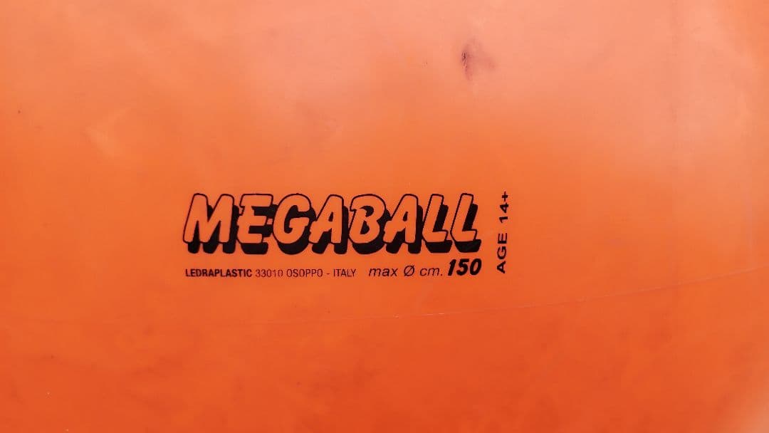 MEGABALL 最大直径150cm 14歳以上