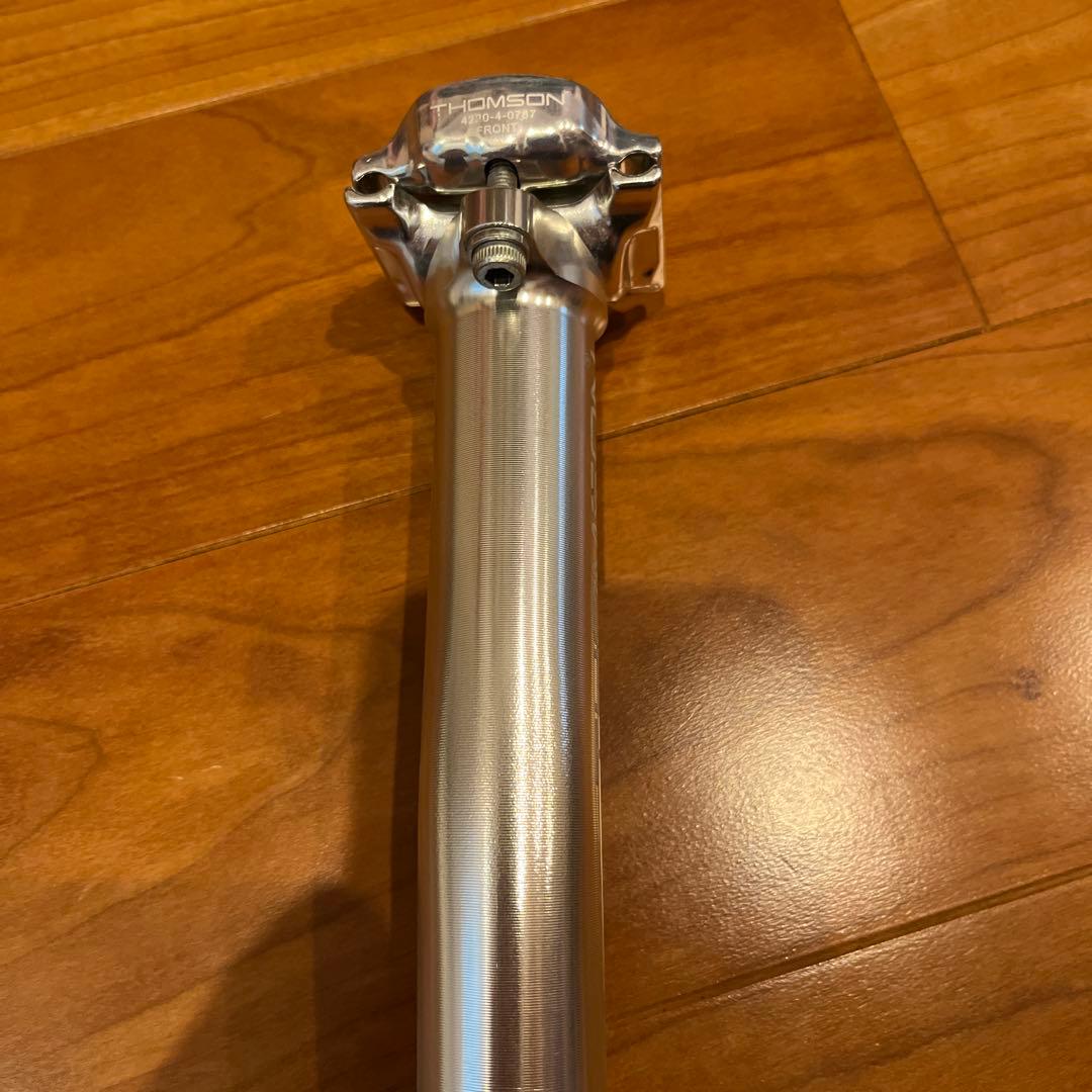 THOMSON シートポスト 27.2 x 250 セットバック シルバー