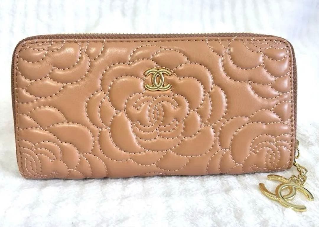 CCロゴ入り　花柄ステッチ長財布　ノベルティ