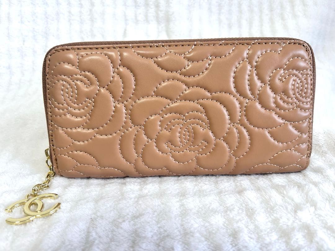 CCロゴ入り　花柄ステッチ長財布　ノベルティ