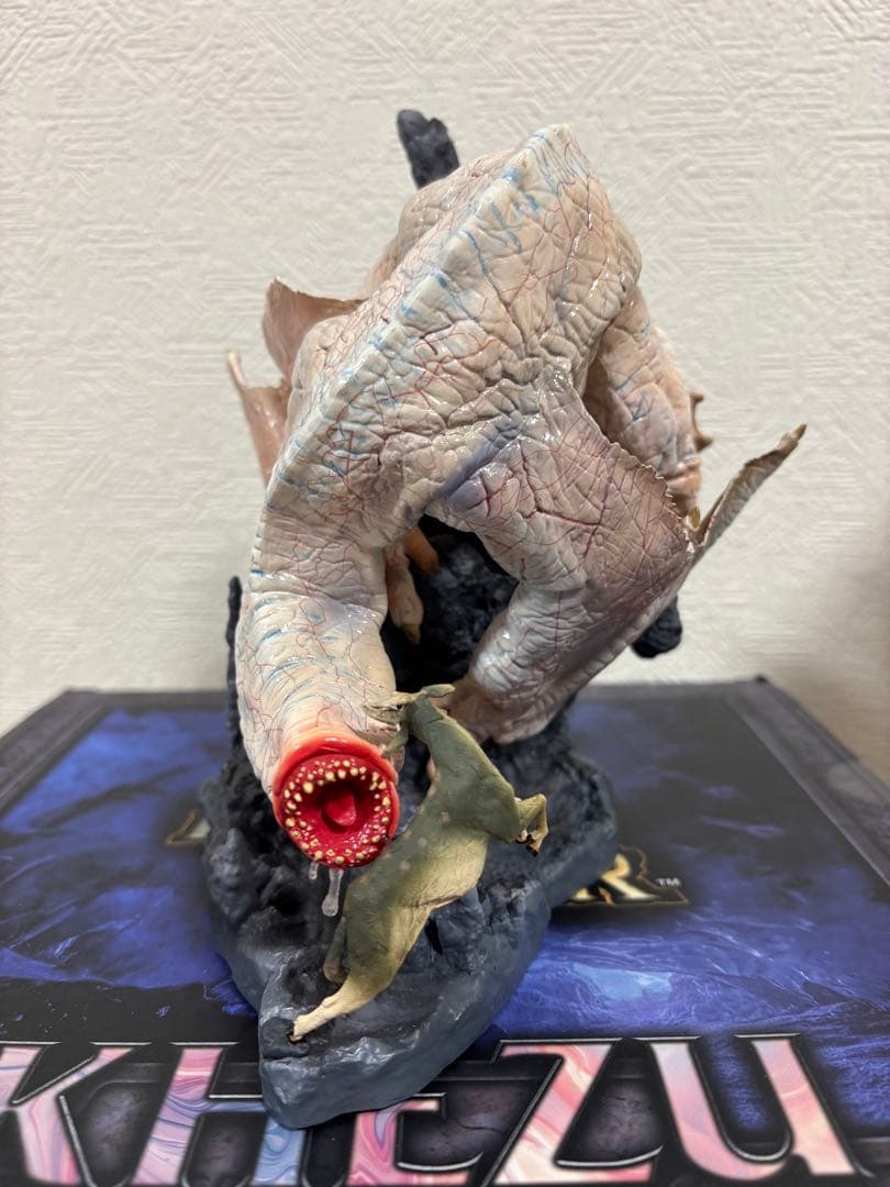 モンスターハンター クリエイターズモデル 奇怪竜 フルフル フィギュア