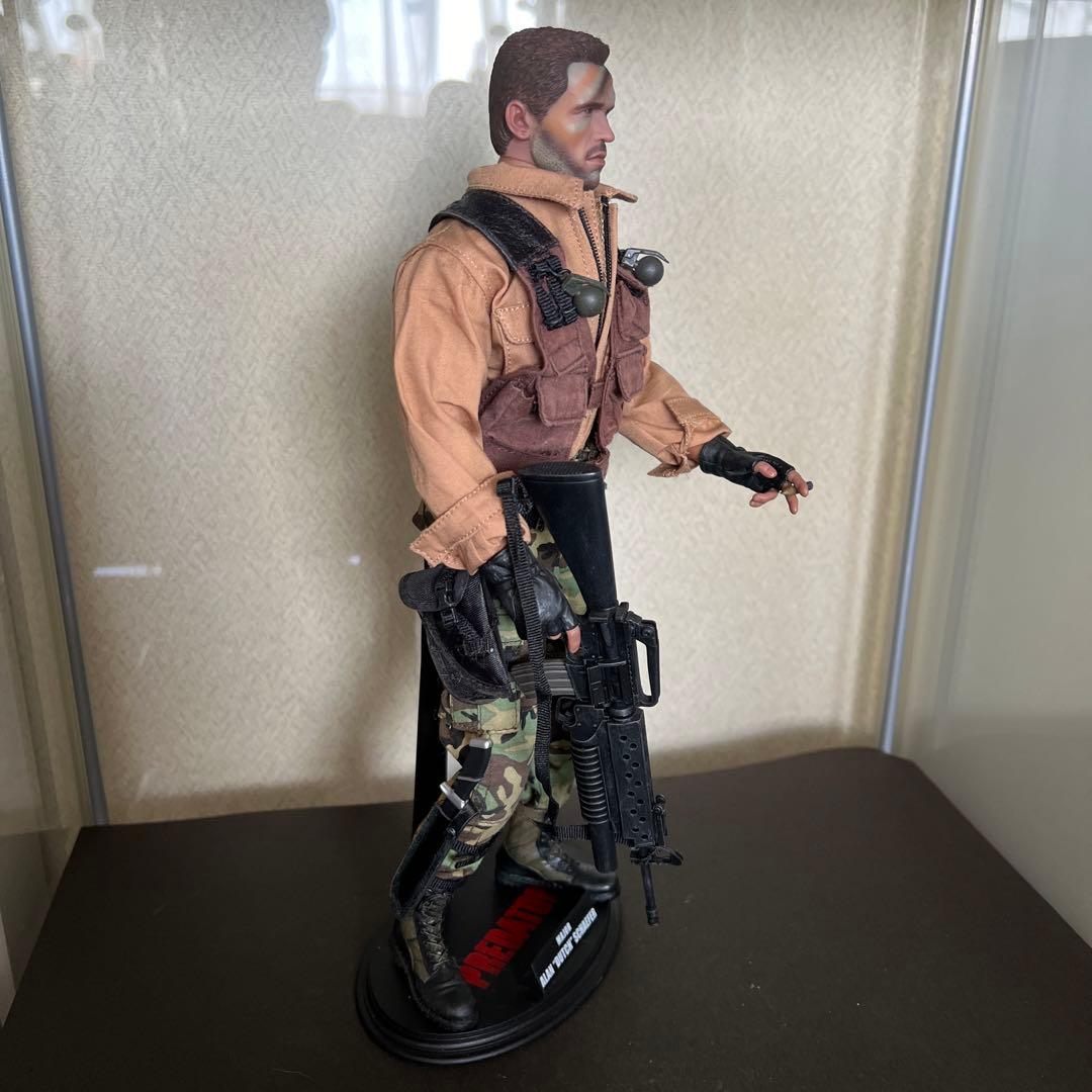hot toys プレデター　ダッチ少佐　アーノルド・シュワルツェネッガー