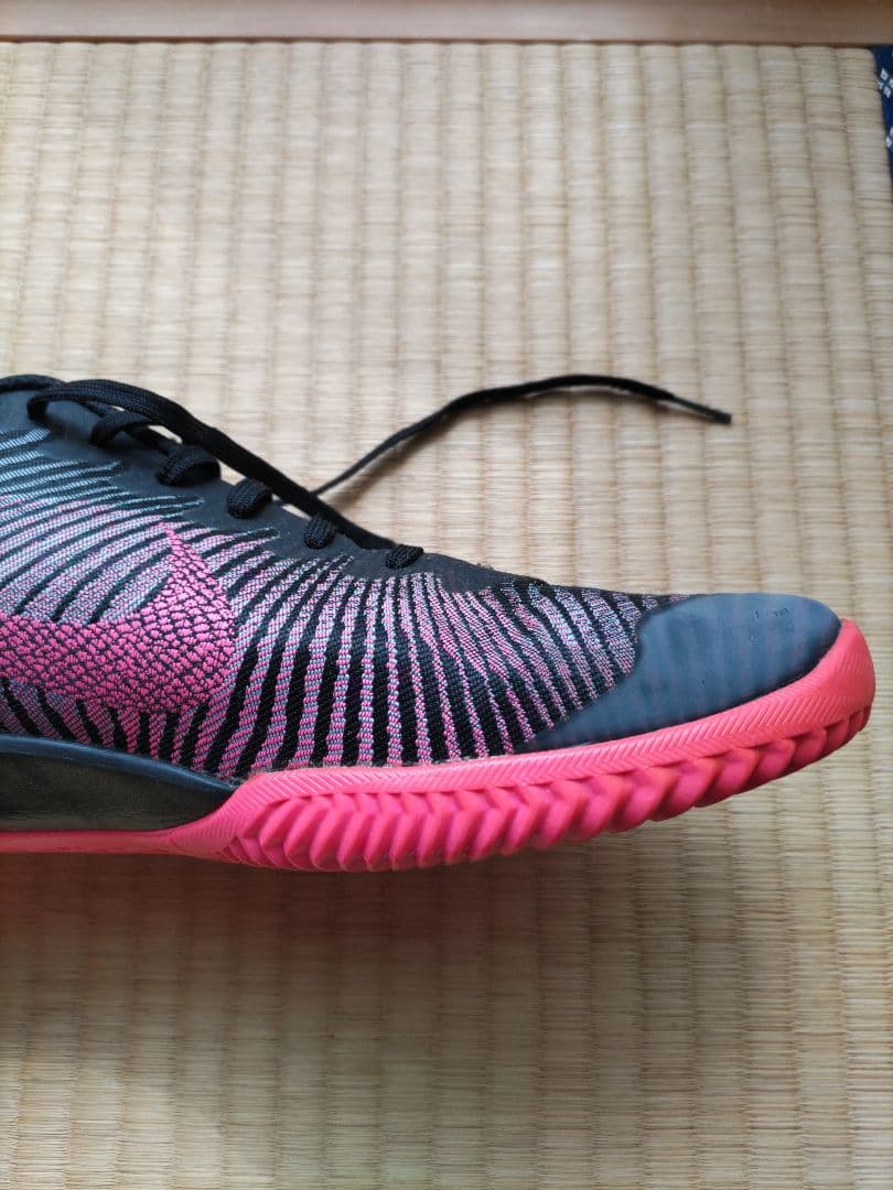 ［29.5］Nike KB Mentality2 ブラック/ピンク