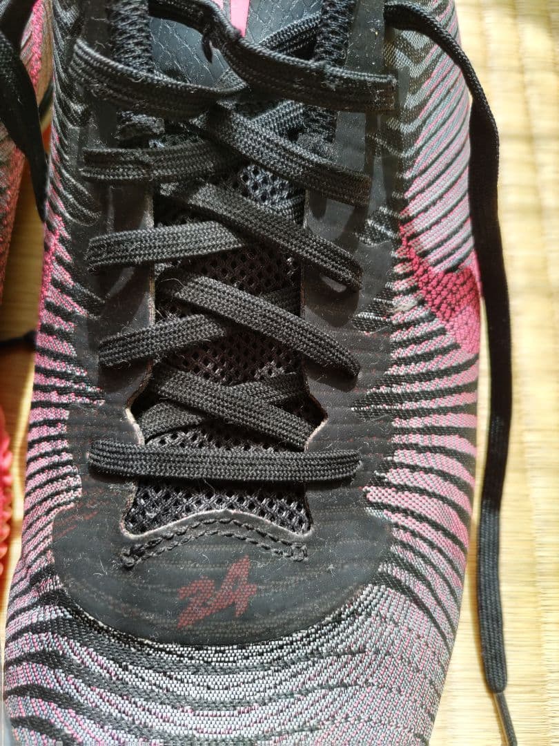 ［29.5］Nike KB Mentality2 ブラック/ピンク