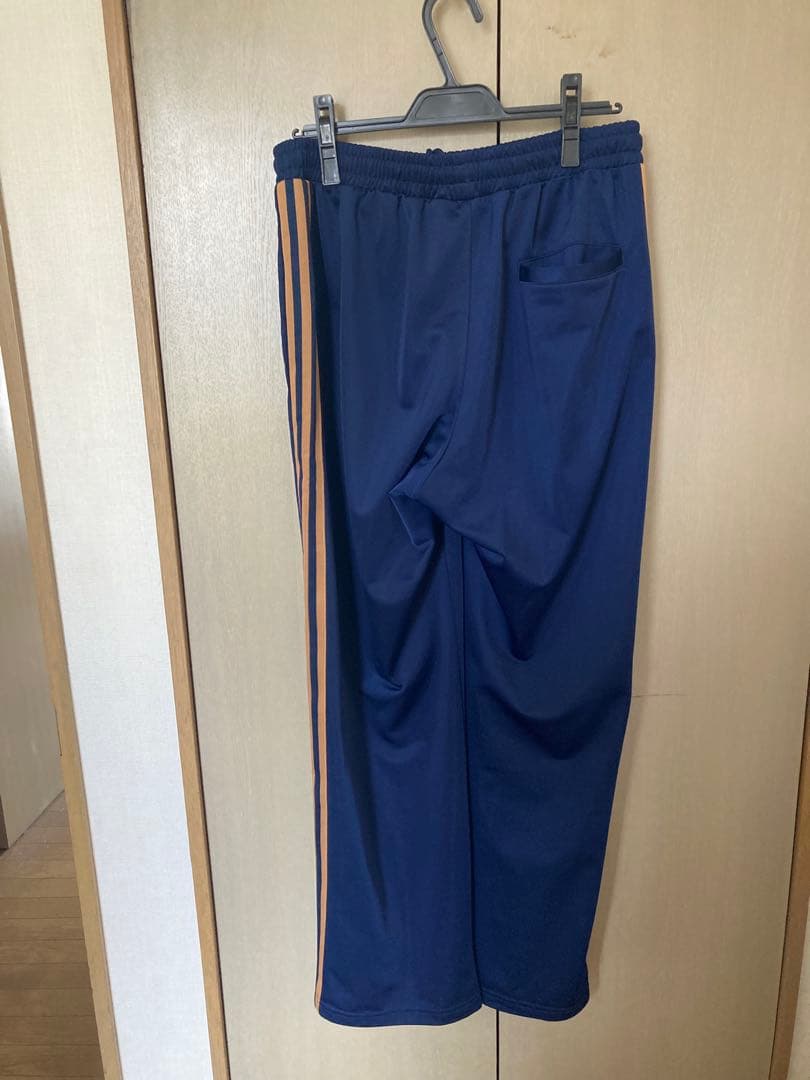 昨年購入adidas ネイビー ストライプ トラックパンツサイズL