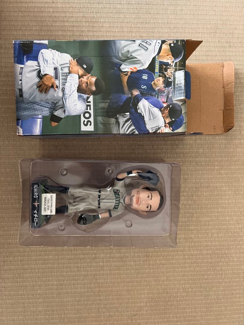 イチロー選手　ボブルヘッド　引退試合記念品