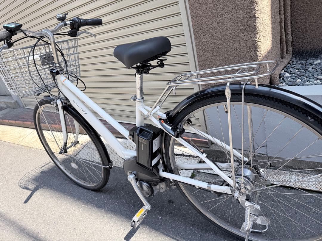 大阪府　ヤマハ　ホワイト　電動アシスト自転車　27インチ