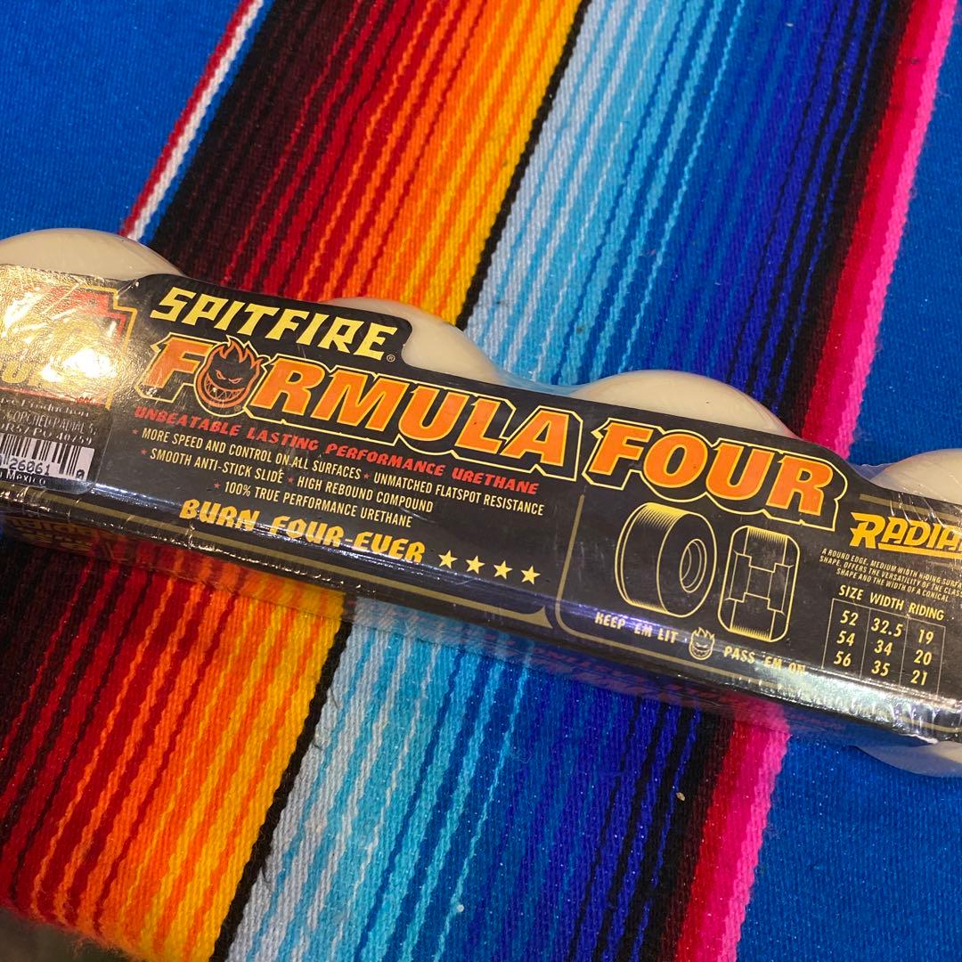 スピットファイヤー　スケートボードウィール  57mm RADIAL