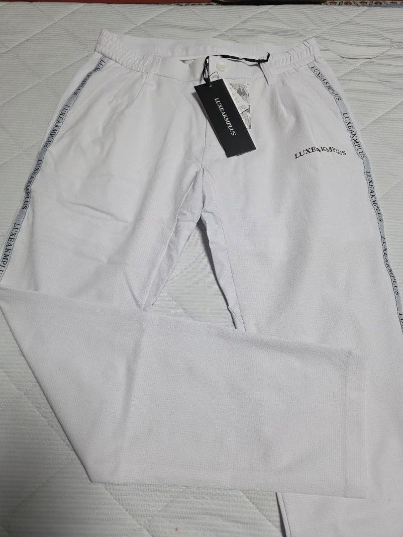 新品タグ付きLUXEAKM PLUS セットアップ