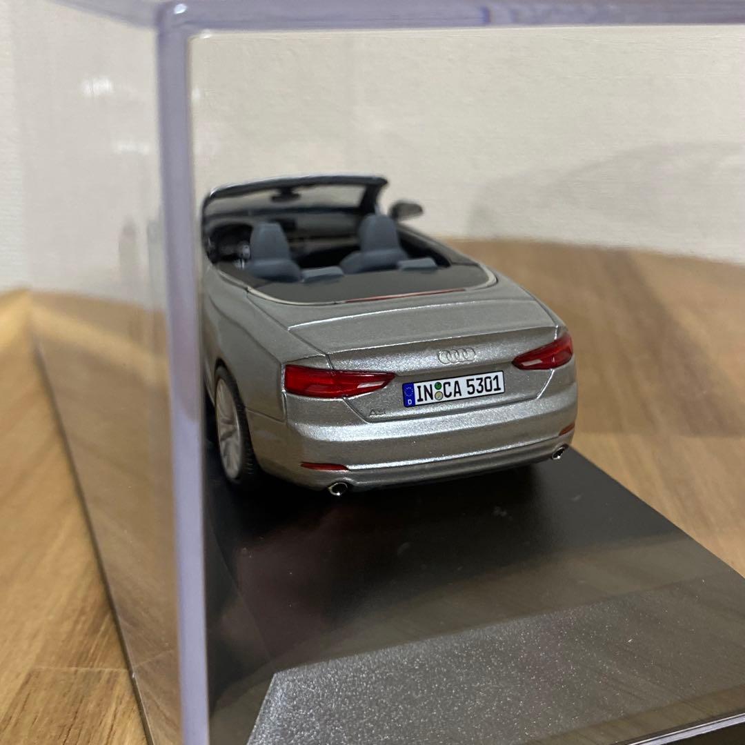 1/43 アウディa5 カブリオレ　ディーラー限定モデル