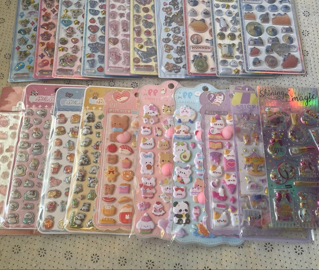 【国内正規品】サンリオ　ディズニー　たまごっち　ボンボンドロップシール他計30点