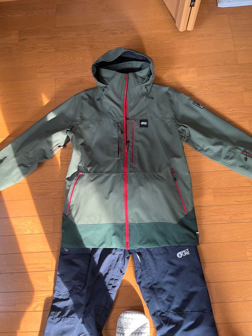 スノーボードウエア　Picture Jacket とpantsのセット