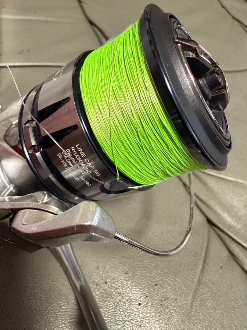 19ストラディック4000XG スピニングリール