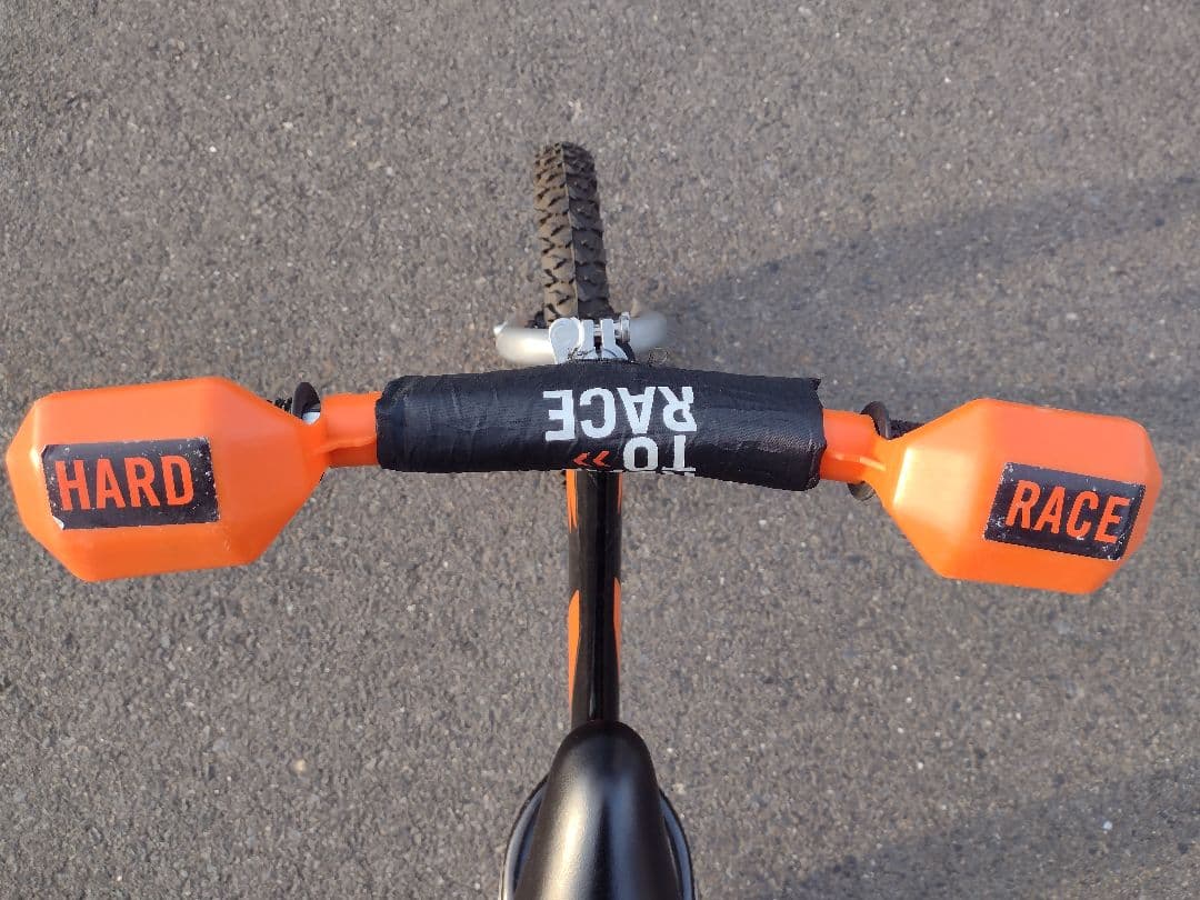 ストライダー　KTM　キックバイク