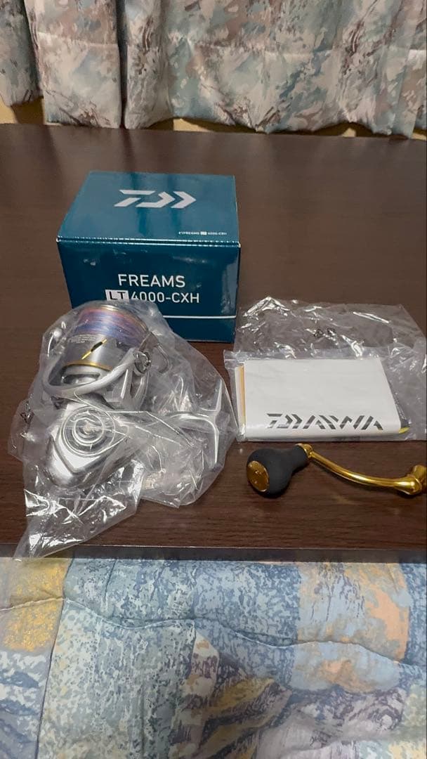 DAIWA 21FREAMS LT4000-CXHリール