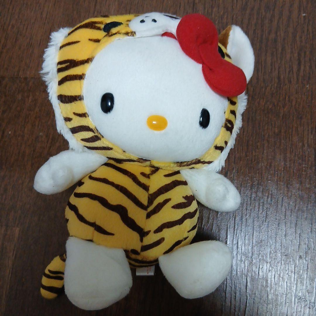 ヤクルトハローキティ寅柄ぬいぐるみ