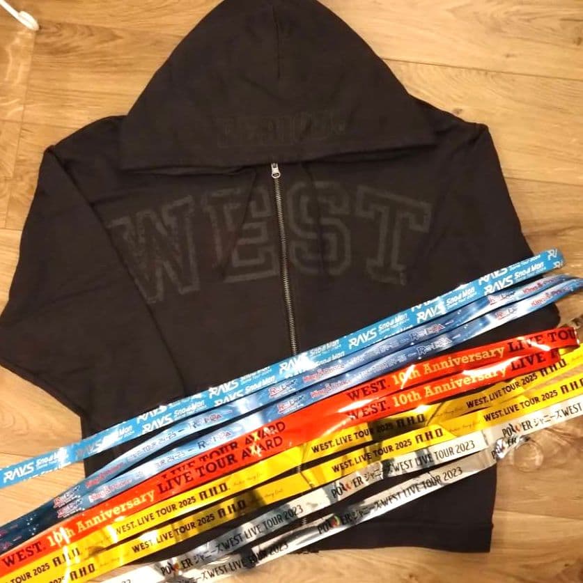WEST 藤井流星　パーカー　Zipper Hoddie　お値下げ