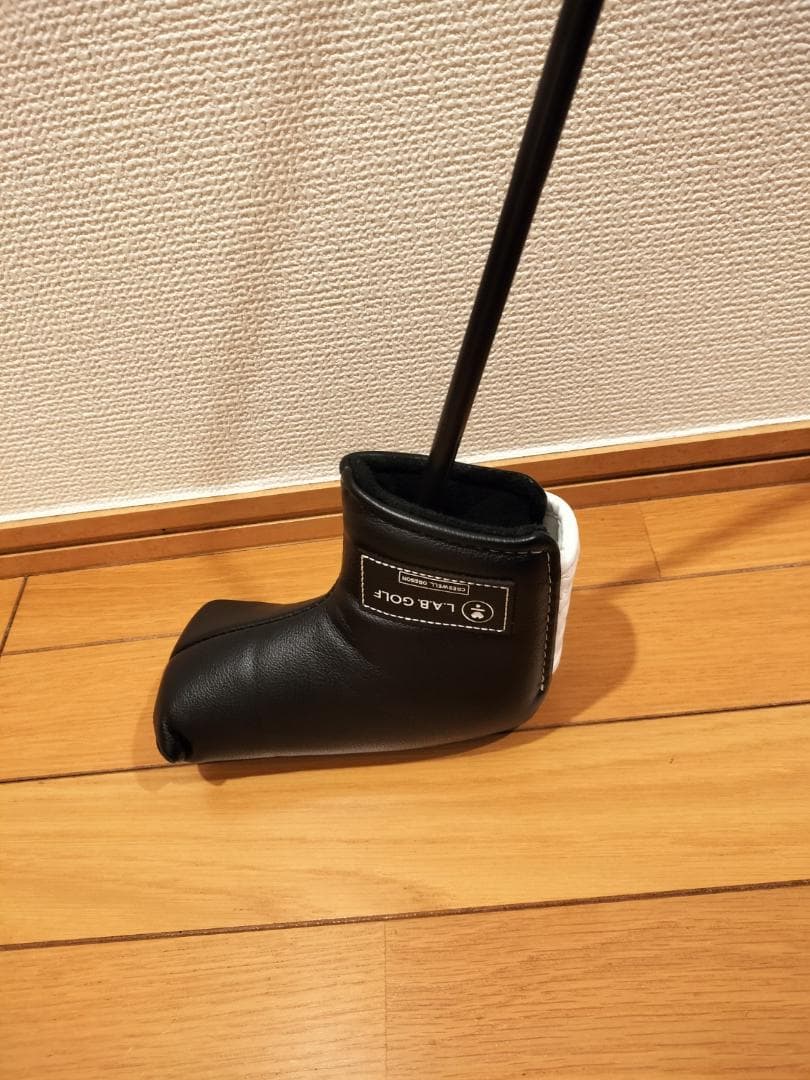 LAB GOLF（ラブゴルフ）のLINK1パター（ヘッドカバー付き）です。（右）