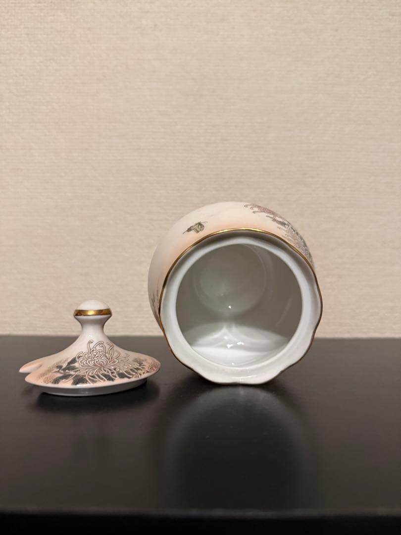花柄の陶器
