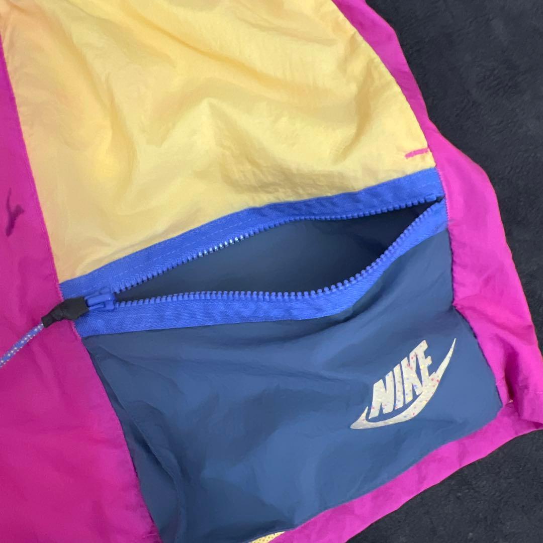 Nike ウィンドブレーカーとショートパンツ セット