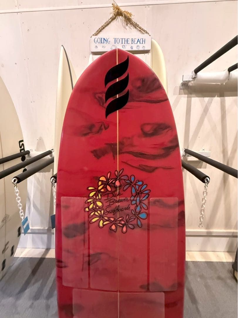 Dick brewerレッドショートボード
