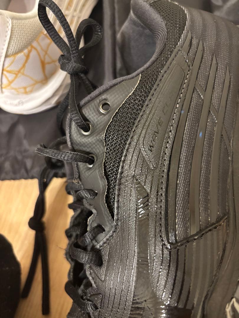 Mizuno バドミントンシューズ　ブラック　WAVECLAW Pro