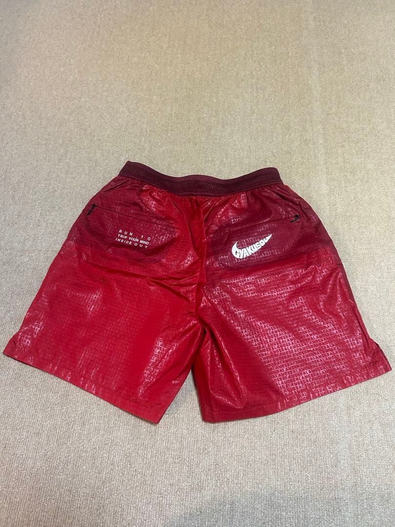 NIKE GYAKUSOU レッドショートパンツ ランニングパンツ