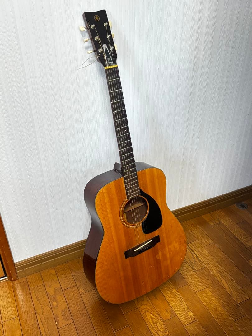 YAMAHAフォークギター(赤ラベル140)