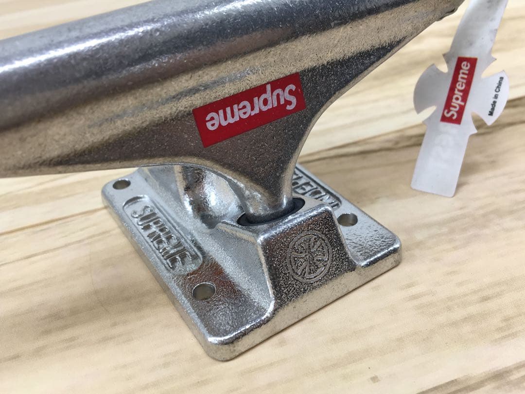 Supreme 21AW Independent Trucks スケボー パーツ