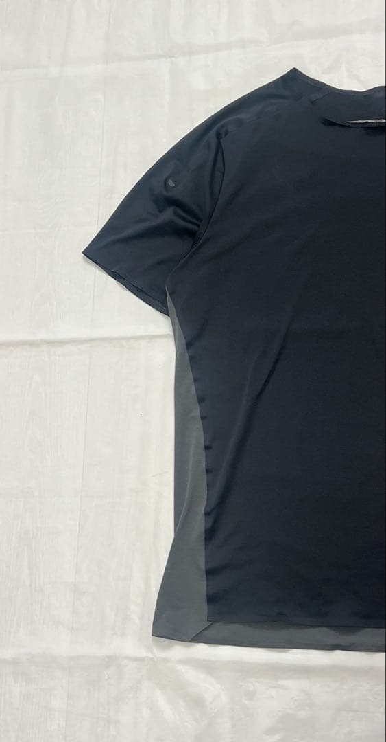 ウォーキング・ランニングウェア ON performance tee running black