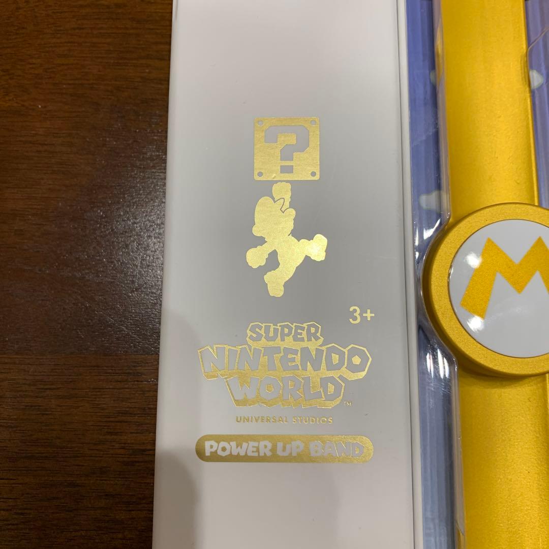 SUPER NINTENDO WORLD パワーアップバンド　ゴールド　箱付き