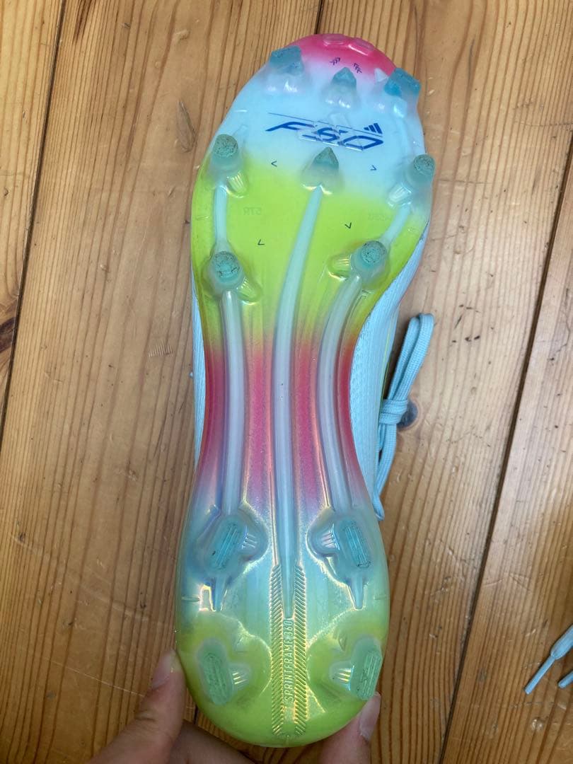 【週末値下中】F50 ELITE CAPSULE FG / 天然芝用　24cm